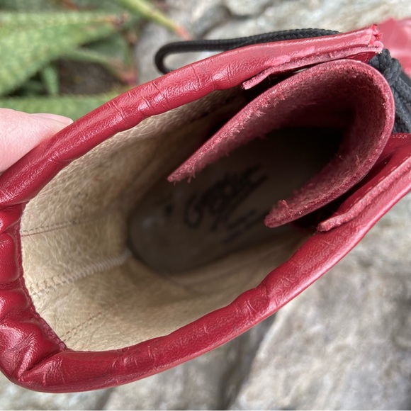 TONY LAMA Vintage Lace Up Tasseled Ropers - Picture 7 of 14